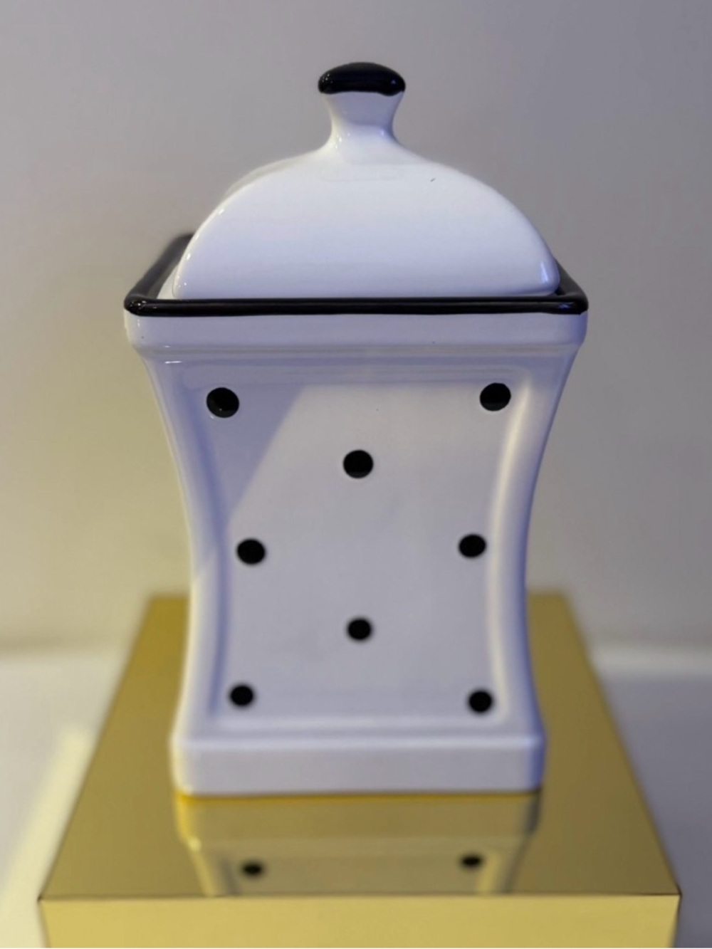 ✨ NWT – Handmade Ceramic Storage Jar ✨
🤍 Black & White Polka Dot Design - Picture 8 of 11